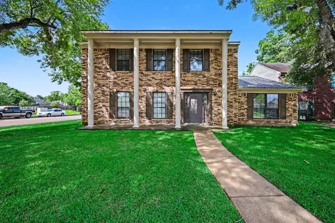2403 Horseshoe Ln, Richmond, TX 77406