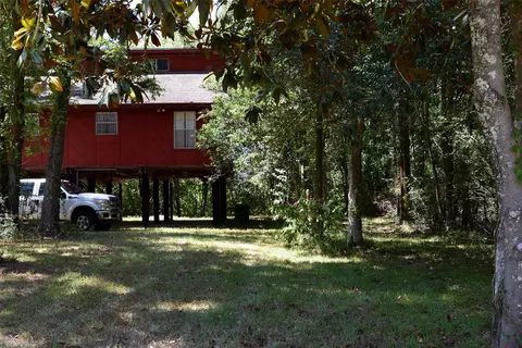 732 River Rd, Goodrich, TX 77335
