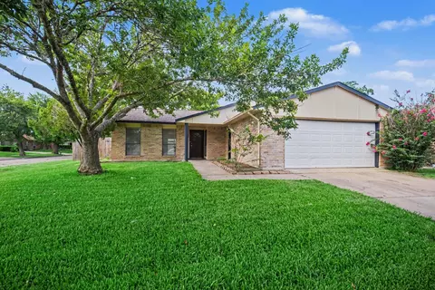 6713 Tara Dr, Richmond, TX 77469