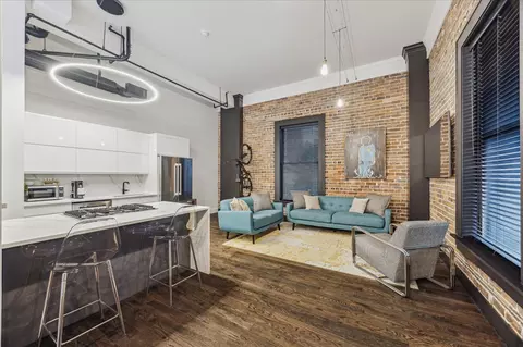 915 Franklin St #2F, Houston, TX 77002