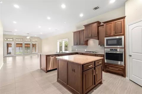 2110 Cinnamon Teal Cir, Brookshire, TX 77423