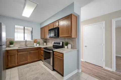Kitchen - 301- Building D Lakeview Ter, Conroe, TX 77384 photo 1 of 2