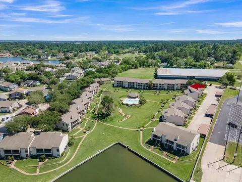View/Area - 301- Building D Lakeview Ter, Conroe, TX 77384 photo 5 of 6