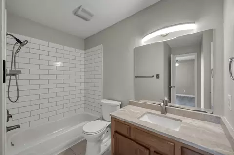 Bath - 301- Building D Lakeview Ter, Conroe, TX 77384 photo 2 of 2