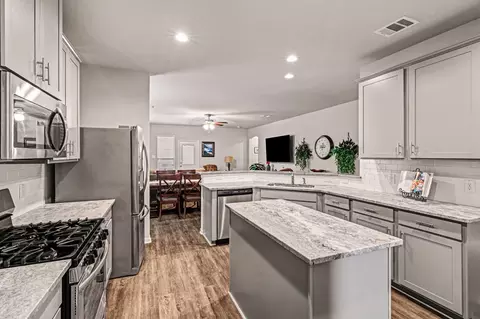 Kitchen - 320 Red Maple Ln, Conroe, TX 77304 photo 3 of 3