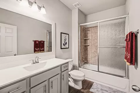 Bath - 320 Red Maple Ln, Conroe, TX 77304 photo 3 of 3