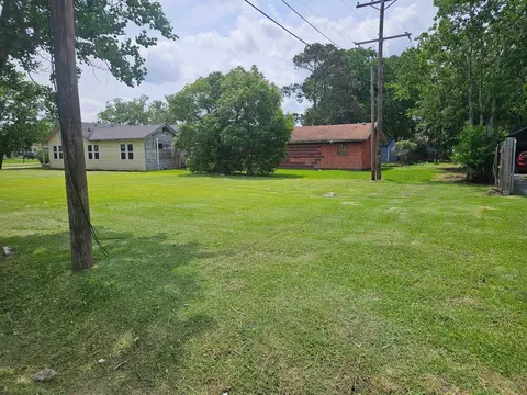 2517 18th St, Port Arthur, TX 77640