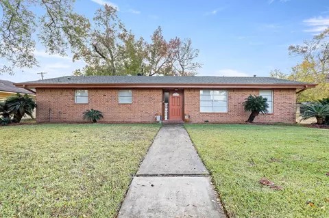 5195 Laurel St, Beaumont, TX 77707