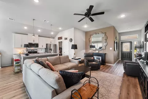 Entry Way - 3440 Utah Ct, Bryan, TX 77808 photo 1 of 2
