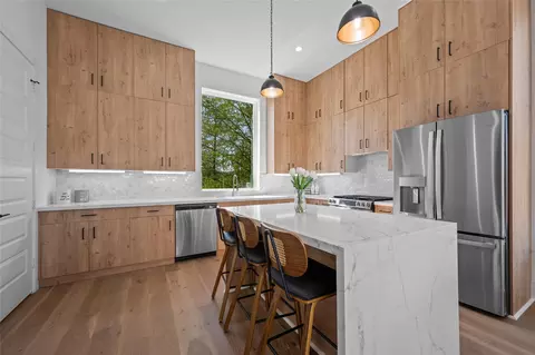 5705 Dolores St #A, Houston, TX 77057