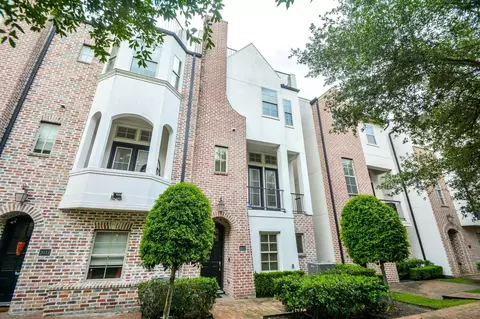 2017 Fannin Sta, Houston, TX 77045
