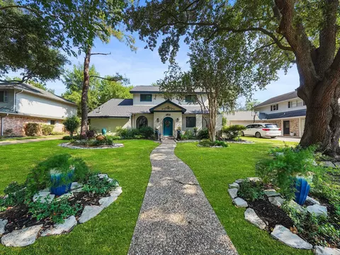 14014 Locke Ln, Houston, TX 77077