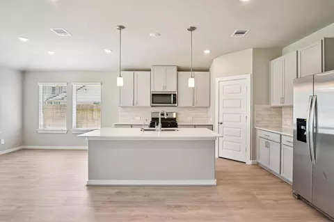 Kitchen - 2811 Duchess Dr, Rosenberg, TX 77471 photo 2 of 2