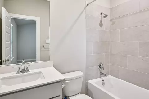 Bath - 2811 Duchess Dr, Rosenberg, TX 77471 photo 2 of 5