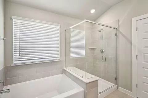 Bath - 2811 Duchess Dr, Rosenberg, TX 77471 photo 4 of 5