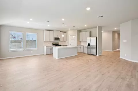 Living - 2811 Duchess Dr, Rosenberg, TX 77471 photo 4 of 10