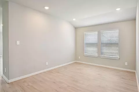 Living - 2811 Duchess Dr, Rosenberg, TX 77471 photo 7 of 10