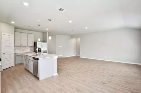 Living - 2811 Duchess Dr, Rosenberg, TX 77471 photo 6 of 10