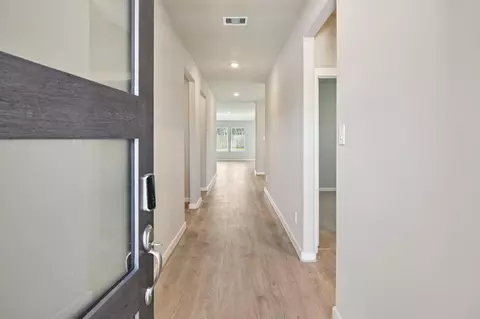 Entry Way - 2811 Duchess Dr, Rosenberg, TX 77471 photo 1 of 4