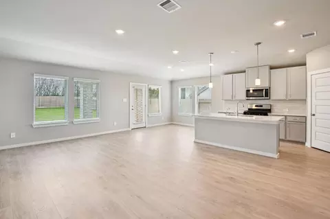 Living - 2811 Duchess Dr, Rosenberg, TX 77471 photo 2 of 10