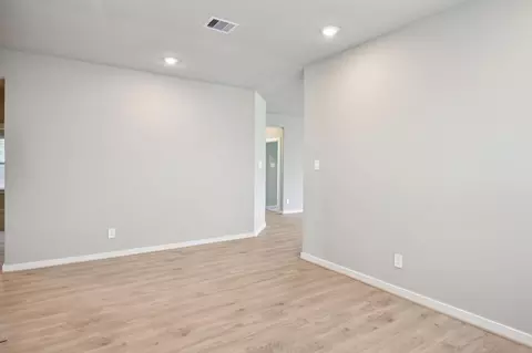 Living - 2811 Duchess Dr, Rosenberg, TX 77471 photo 9 of 10
