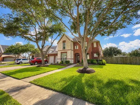 5530 Green Meadow Ct, League City, TX 77573