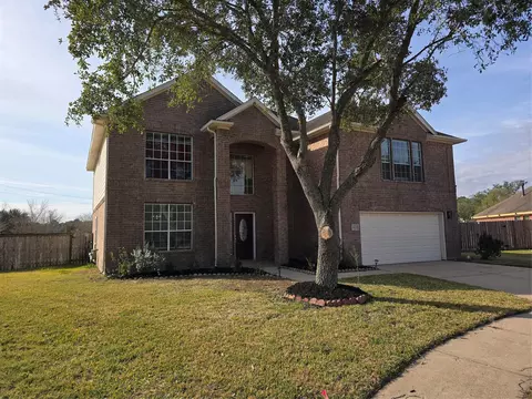 4113 Oak Point Dr, Pearland, TX 77581