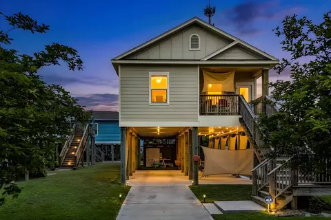 710 35th St, Galveston, TX 77550