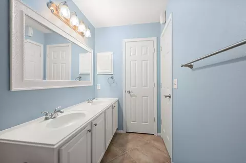 Bath - 2007 Louetta Spring Dr, Spring, TX 77388 photo 3 of 4