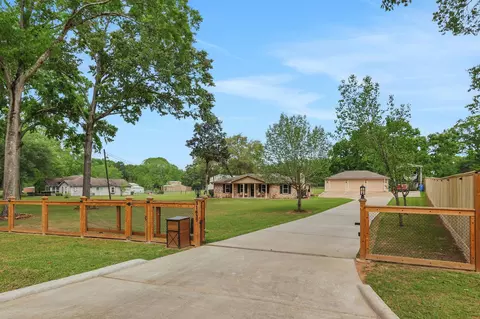 31637 Bohlssen Rd, New Caney, TX 77357