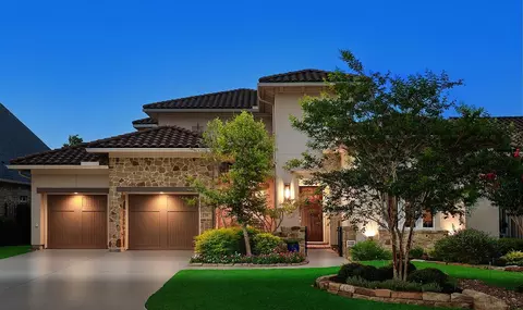 70 Lake Voyageur Dr, The Woodlands, TX 77389