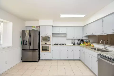 6002 De Milo Dr, Houston, TX 77092