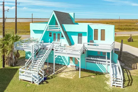 131 Point Lafitte Ct, Surfside Beach, TX 77541
