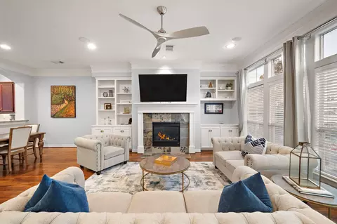 3929 Floyd St, Houston, TX 77007