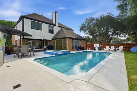 109 Laguna Pointe Dr, League City, TX 77573