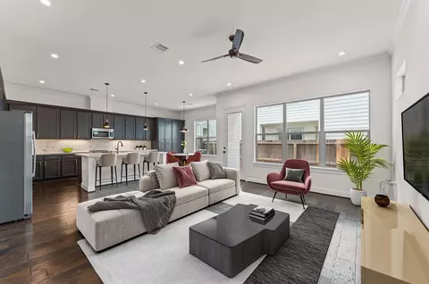 8806 Hollywood Garden Lane Ln, Houston, TX 77080