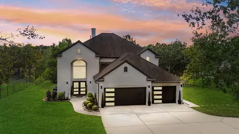 9822 Crestwater Cir, Magnolia, TX 77354
