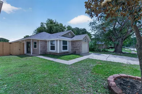 12534 Warrenwood Dr, Houston, TX 77066