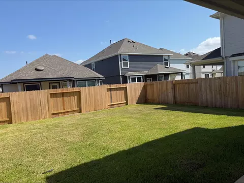 Exterior - 2352 Pipefish Dr, Conroe, TX 77384 photo 3 of 5