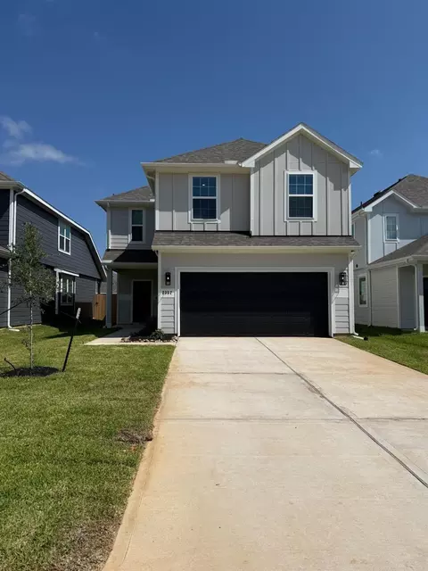 Exterior - 2352 Pipefish Dr, Conroe, TX 77384 photo 2 of 5