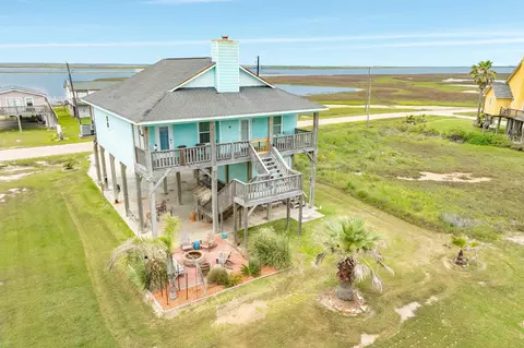 4710 Bayshore Dr, Freeport, TX 77541