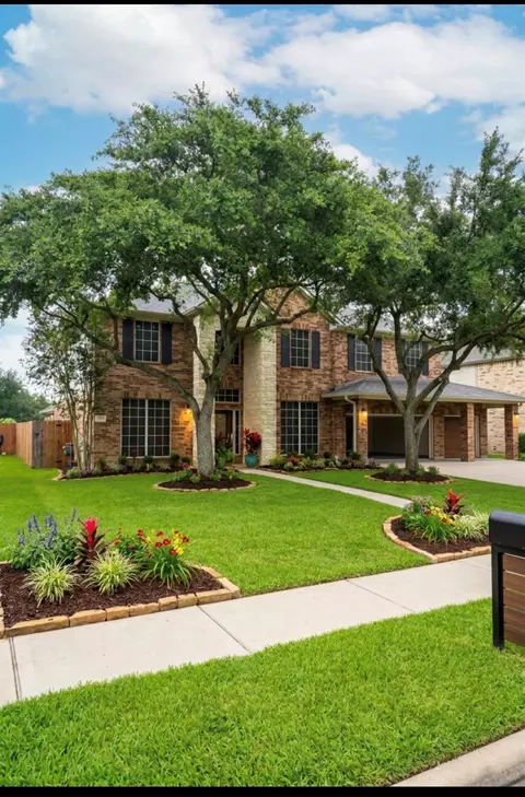 413 Willow Pointe Dr, League City, TX 77573