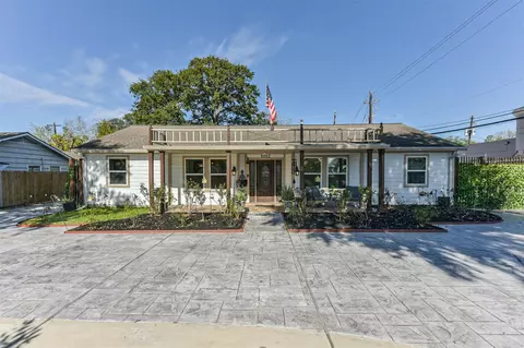 5002 Beechnut St, Houston, TX 77096