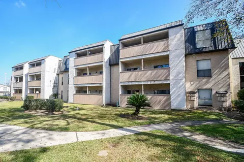 8433 Hearth Dr #1, Houston, TX 77054