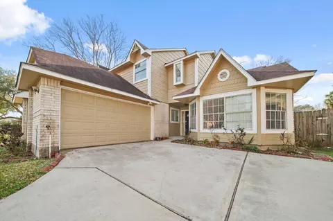 3226 S Briar Knoll Dr, Houston, TX 77082