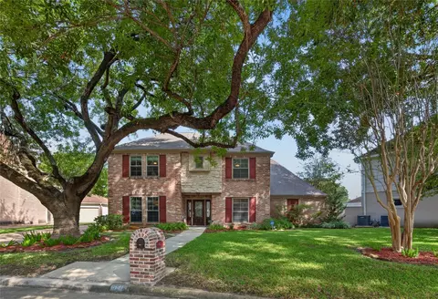 931 Fleetwood Place Dr, Houston, TX 77079