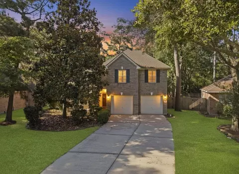 78 E Hobbit Glen Dr, Conroe, TX 77384