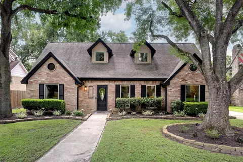 16105 Wall St, Jersey Village, TX 77040