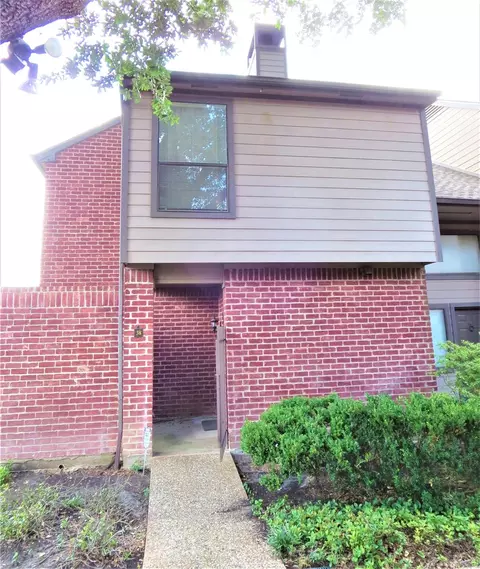 7447 Cambridge St #38, Houston, TX 77054