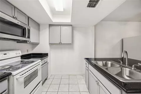 8456 Leawood Blvd, Houston, TX 77072